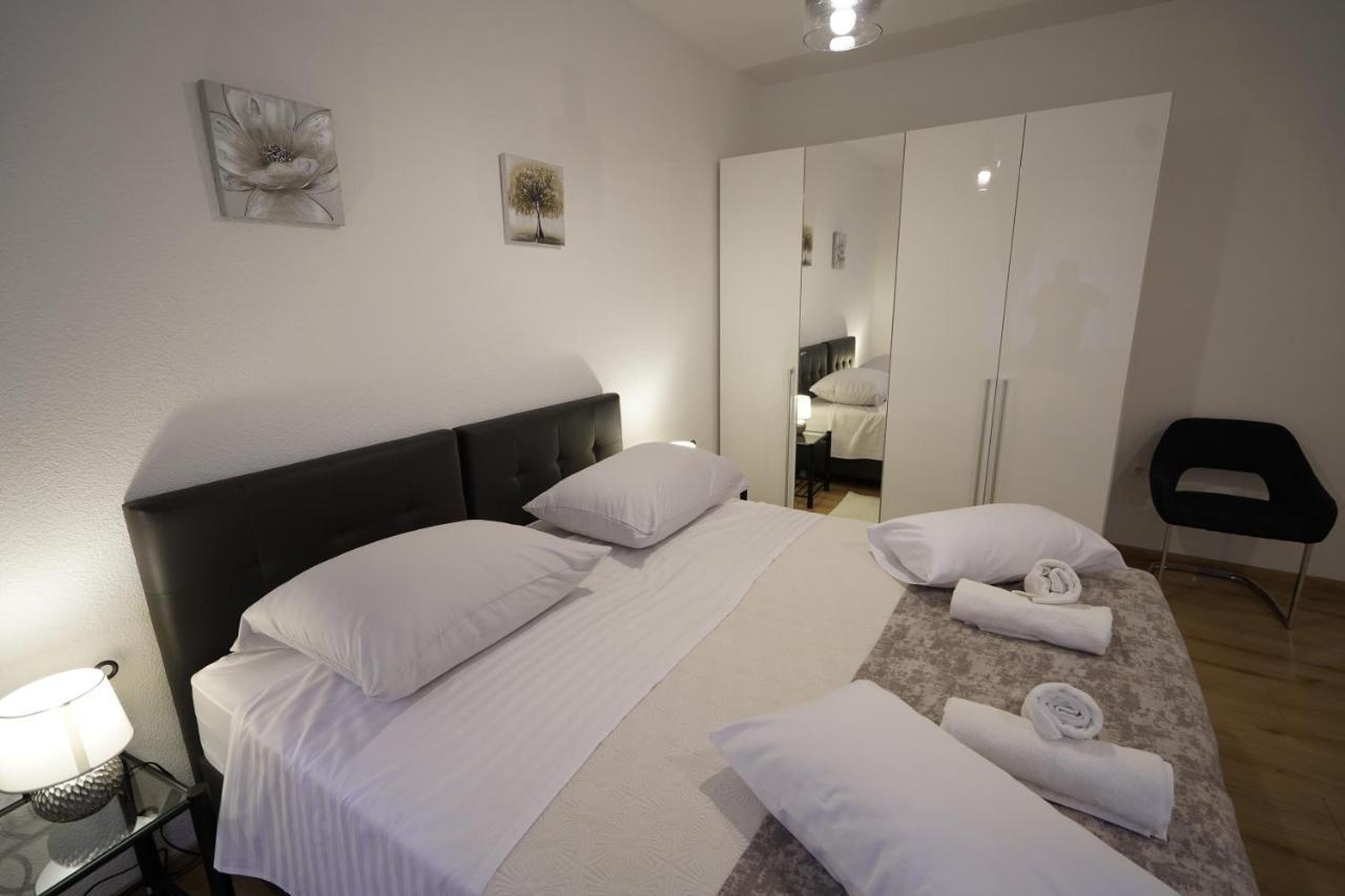 Apartment Ana Спліт Екстер'єр фото