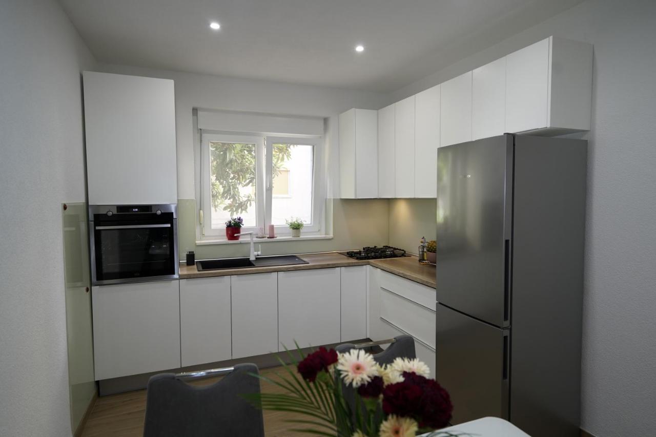 Apartment Ana Спліт Екстер'єр фото