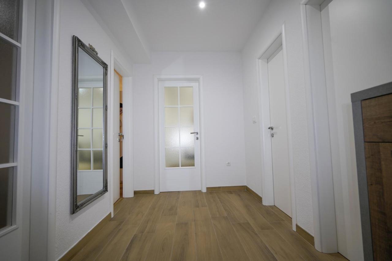 Apartment Ana Спліт Екстер'єр фото