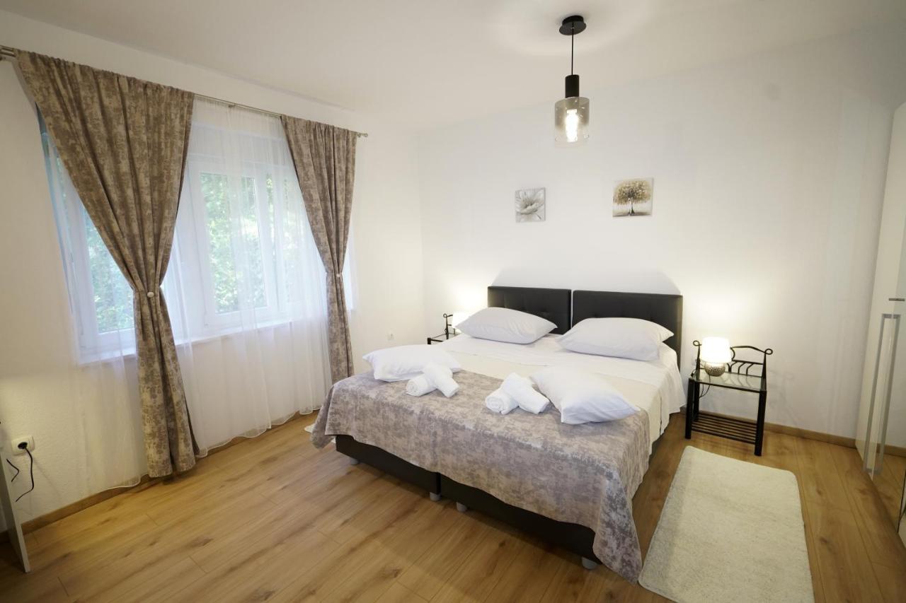 Apartment Ana Спліт Екстер'єр фото